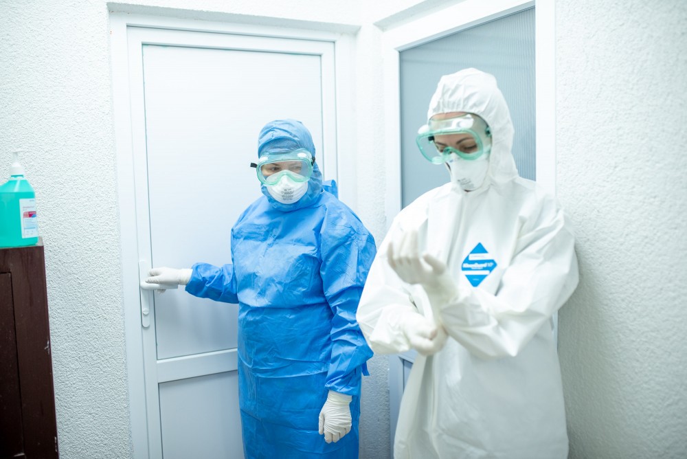 Angajații din sectorul public care s-au îmbolnăvit de Covid-19, vor primi indemnizația unică de 16 mii de lei